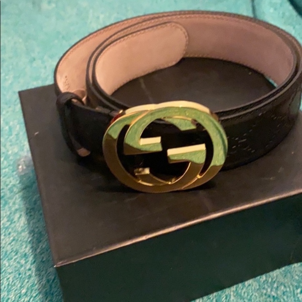 Gucci belt gold buckle
